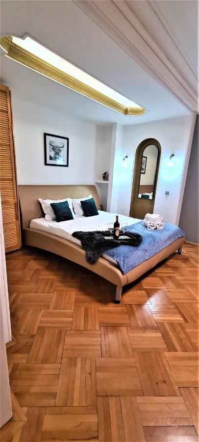 Central Arghezi Art Deco Apartment Piata Universitatii بوخارست المظهر الخارجي الصورة